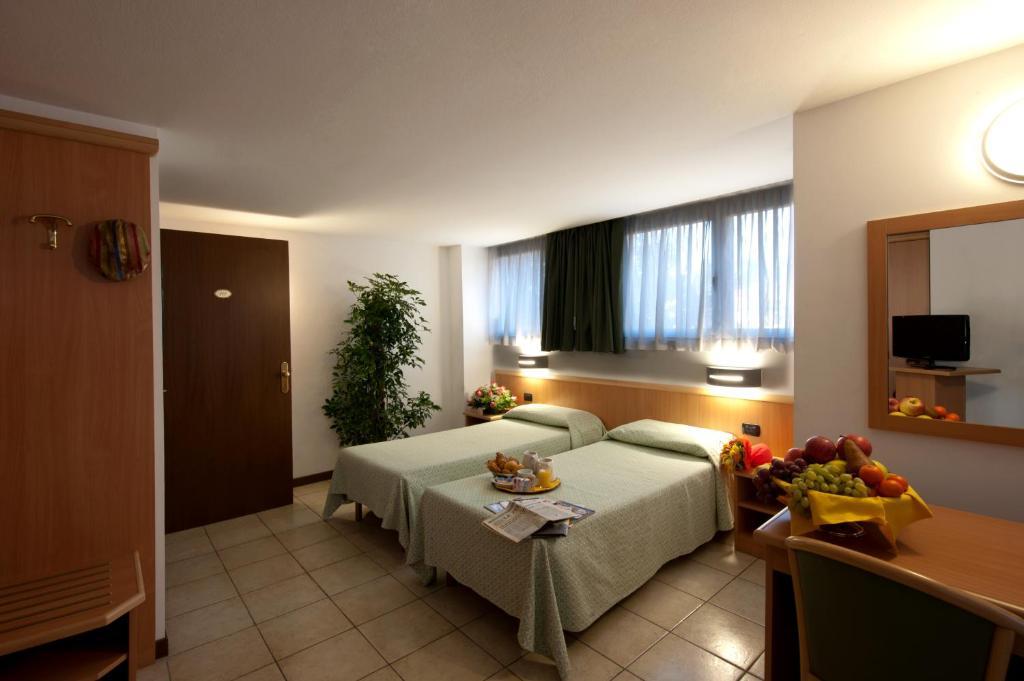 Hotel Roma Cassano Magnago Szoba fotó