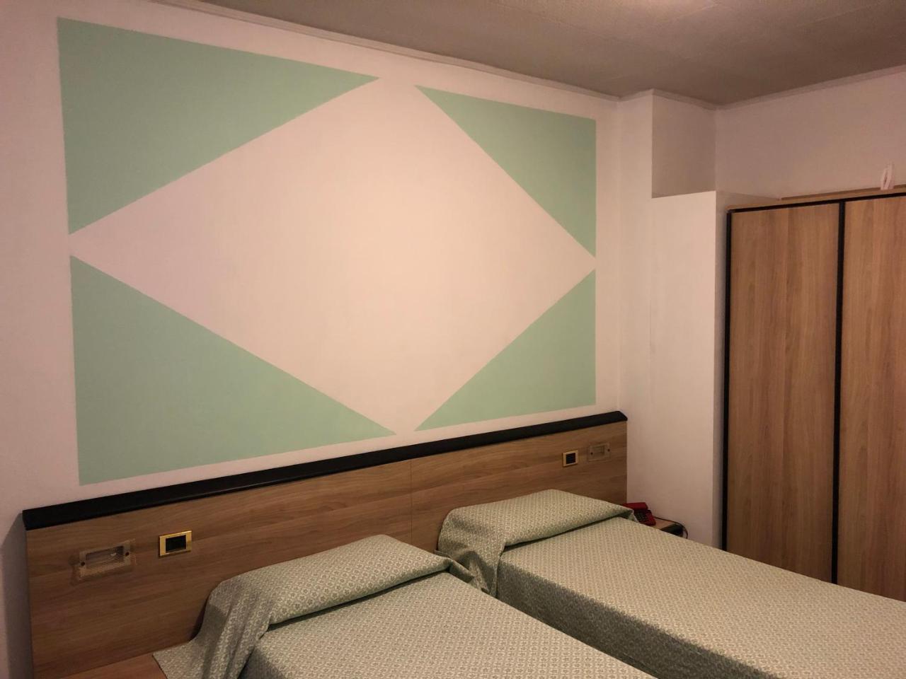 Hotel Roma Cassano Magnago Kültér fotó